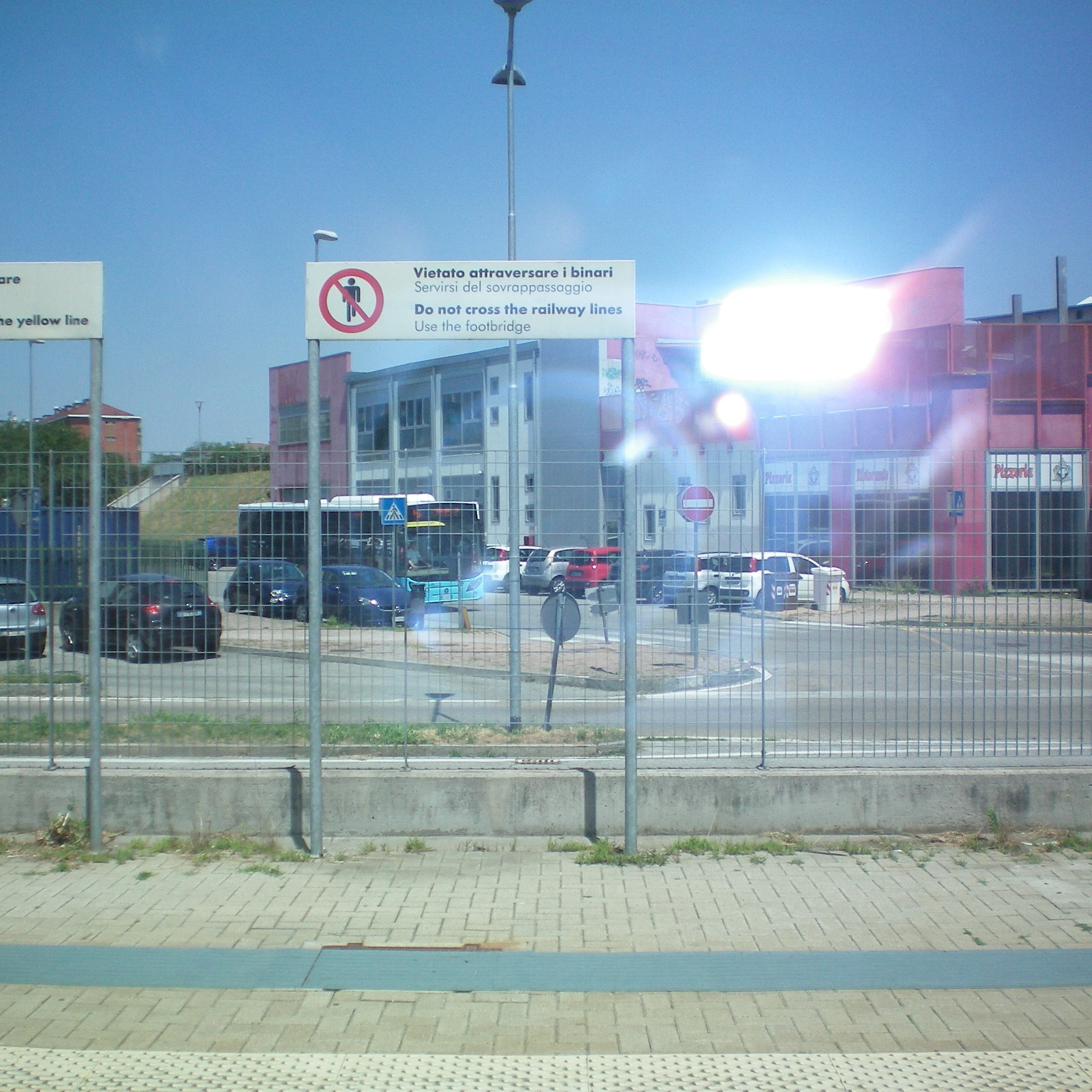 piccola illusione — dei pezzi di vetro