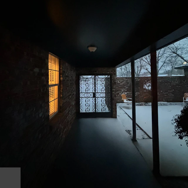 CRVIG - Dragonfly (feat. Tøbias)