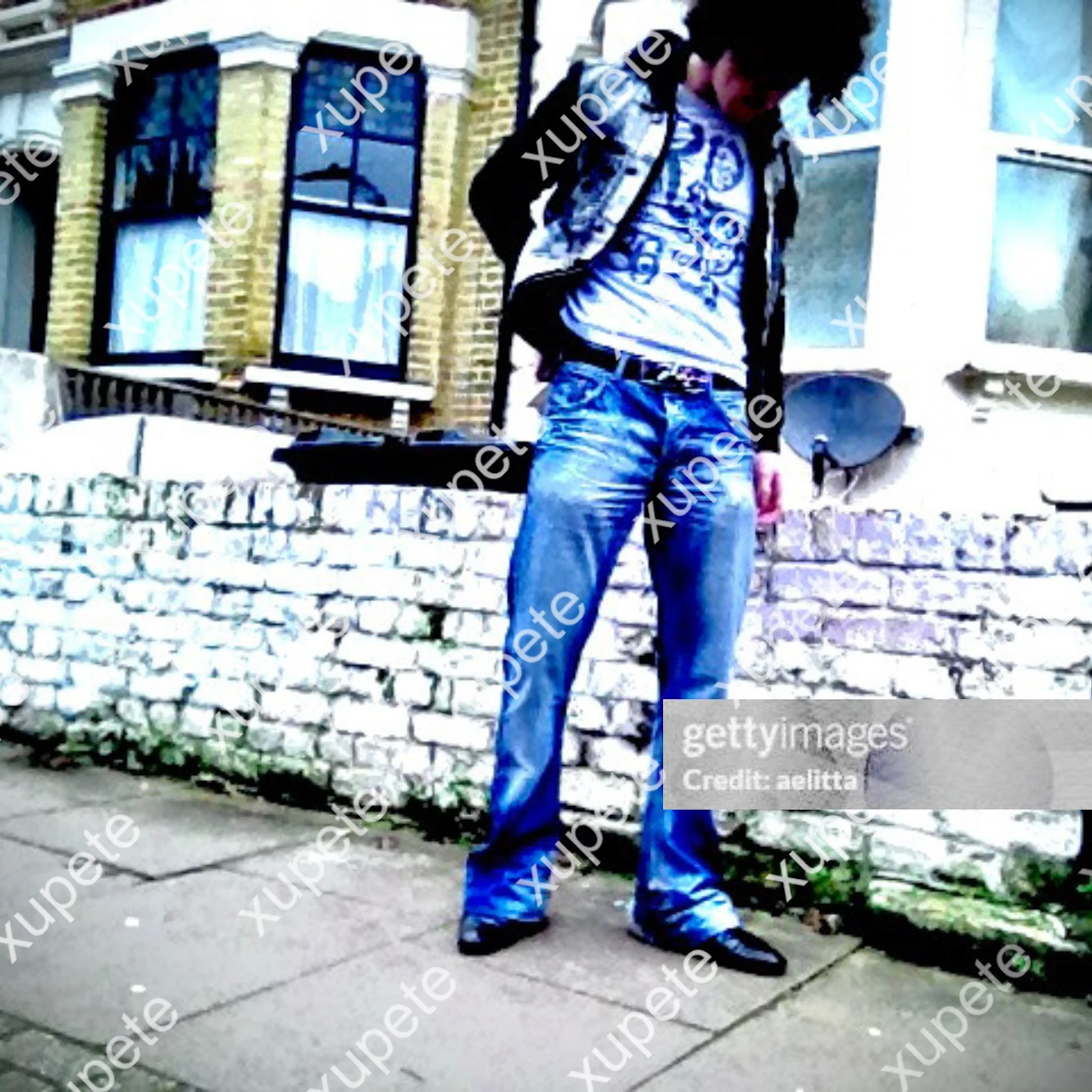 jovedry - amb un piti com un xupete