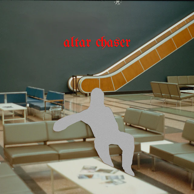 Sophie Noel - altar chaser