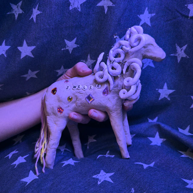 Swelle - Gift Horse